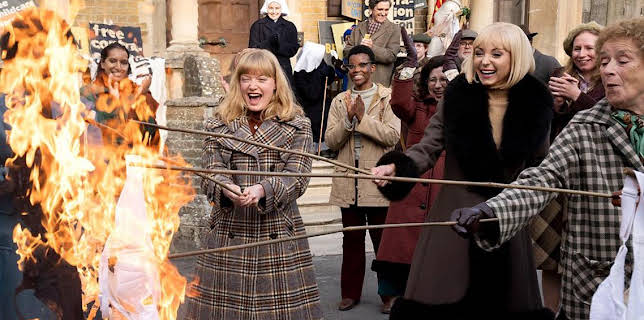 8:00 PM: Call the Midwife (S15 E1) (S15) | BBC One | 1/11 2026