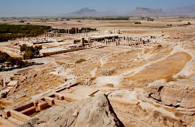 The Persian Empire: Royal Roads and Provinces