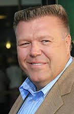 Joel McKinnon Miller som 