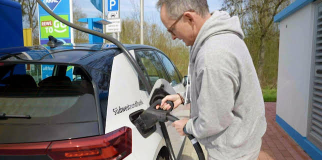 21:00: E-Auto, jetzt? Der Check | SWR Fernsehen BW | 12/9 2025