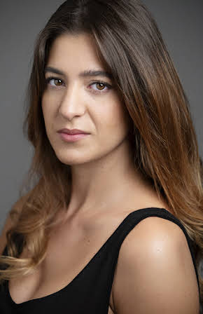 Candela Cruz as 