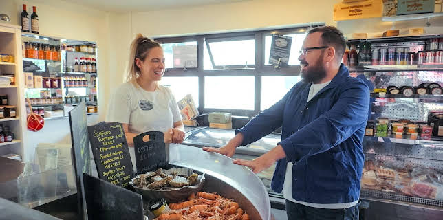 10:45: Banjo pussar opp Hebridane: Fiskehandelen på Mull | NRK 1 | 12/27 2025