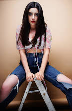 Hayley McLaughlin som 