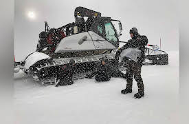 Extreme Ice Machines Season 1: Giants of the North