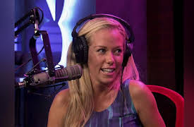 Kendra On Top Season 1: Batteries Not Included