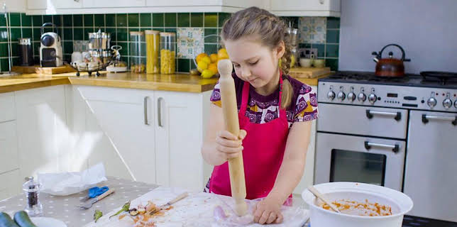 12:00 PM: My World Kitchen (S2) | Cbeebies | 11/7 2025