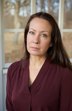 Jennifer Lila Knipe as 