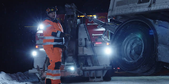 17:00: Frusna vägar (S17 E2) (S17) | TV3 | 2/15 2026