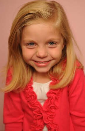 Carsen Flowers as Molly