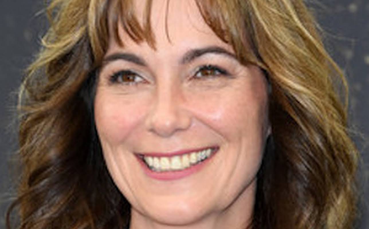 Fiona Dolman