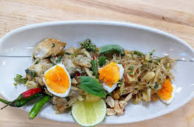 Moveable Feast, Season 1: Boston, MA: Courtyard