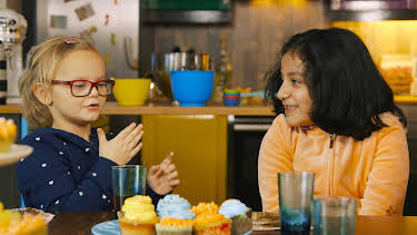 17:30: Gode venner: Cupkakes | NRK Tegnspraak | 4/4 2026