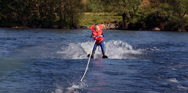 11:35: Klart eg kan: Stå på vannski | NRK Super | 12/10 2025