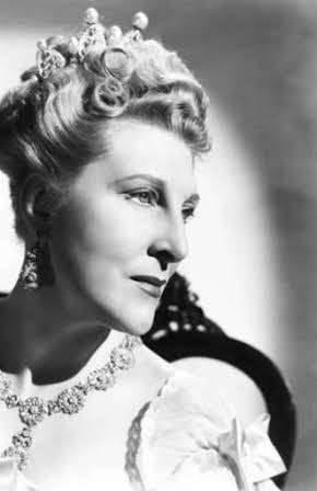 Isobel Elsom as 