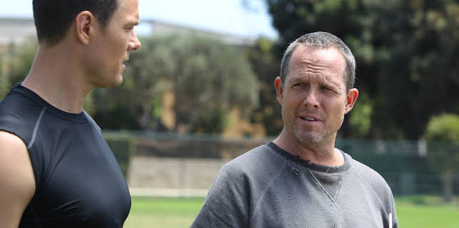 20:55: Battle Creek (S1 E4) (S1) | Viasat Series | 12/16 2025