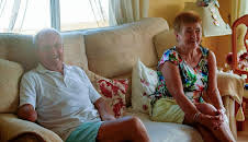 Bargain-Loving Brits in the Sun (S8 E38)