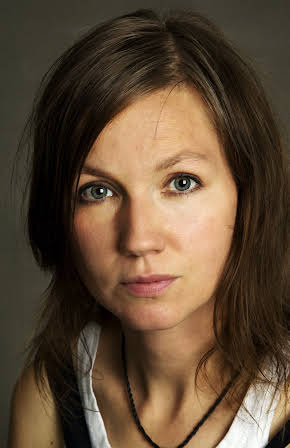 Tova Magnusson-Norling as 