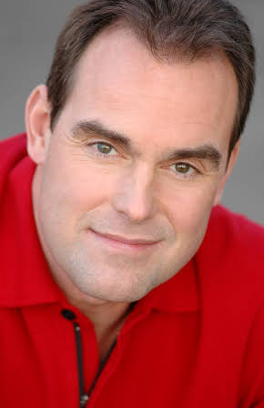 John Sampson as Earl Hinters
