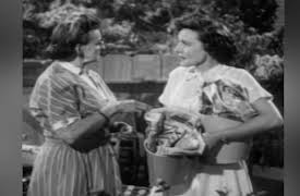 Life with Elizabeth: Mama's Visit / Bicycle Picnic / Nosey Neighborhood