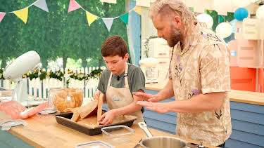 13:35: Bakemesterskapet junior: Spillkake | NRK 2 | 4/29 2026