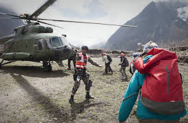 Aftershock: Everest och jordbävningen i Nepal: Räddning