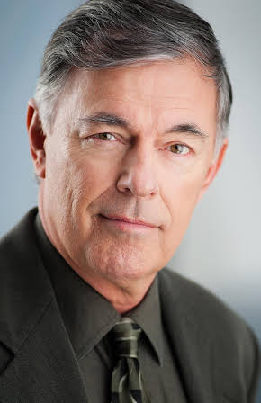 Fred Henderson as Chief Engineer