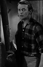 Warren Finnerty como 