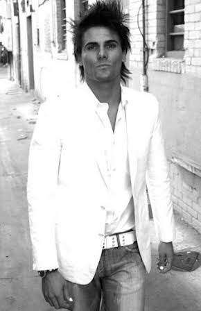 Jeremy Jackson as 