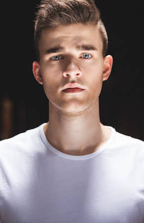 Patrick Mölleken as 