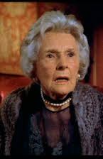 Cathleen Nesbitt som 'The Old Lady' /  
            The Old Lady
