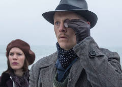 Seaside Hotel (S03/E07)
