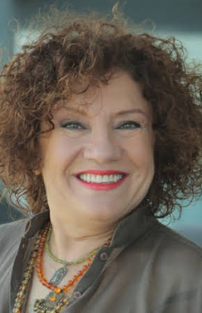 Ayşenil Şamlıoğlu as 