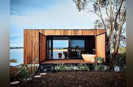 Grand Designs: Unbelievable Builds, Season 1: One-of-a-kind Tiny House