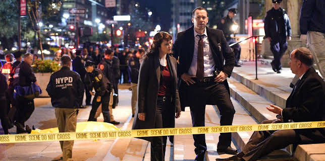 10:05 AM: Blue Bloods (S5 E9) (S5) | 5 USA | 12/28 2025