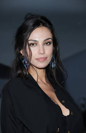 Mãdãlina Ghenea as 