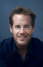 Adam James como Captain Forbes