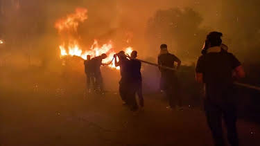 2:50 AM: World's Deadliest Weather: Caught on Camera | Paramount | 12/24 2025