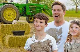 Hudson's Playground: Mud Farm Mess Fest by pocket.watch: Pig Tales!