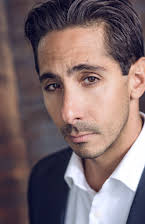 Rocco Narva som Elvis Infante