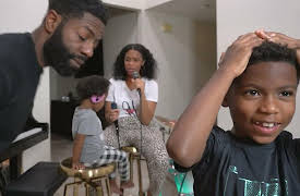 pocket.watch Wilson World Ultimate mishmash: Caroling Through the Holidays!