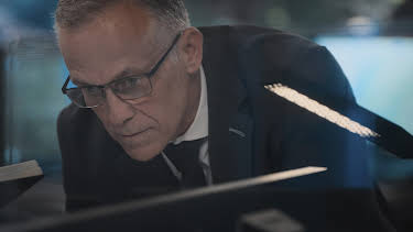 9:00 PM: New: Celebrity Hunted | Channel 4 | 8/18 2026
