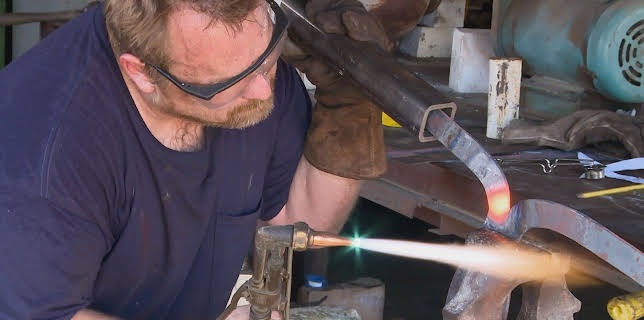 18:00: Wettkampf der Waffenschmiede | Kabel Eins Doku | 2/27 2026