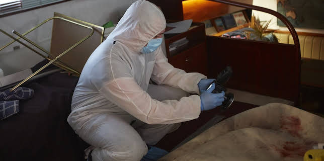 01:35: Das Böse im Blick - Augenzeuge Kamera | Sixx | 12/21 2025