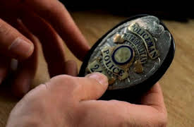 My Name Is Earl Season 1: Stole A Badge