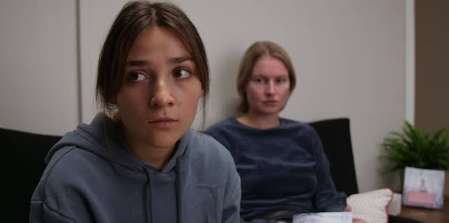 04:35: About Saturday | ZDFneo | 3/12 2026