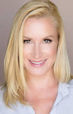Angela Kinsey som 