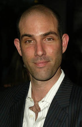 Gonzalo Menendez as 