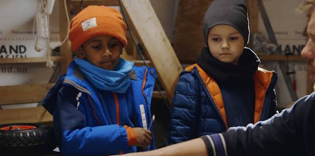 17:30: Gode venner: Olabil | NRK Tegnspraak | 12/13 2025