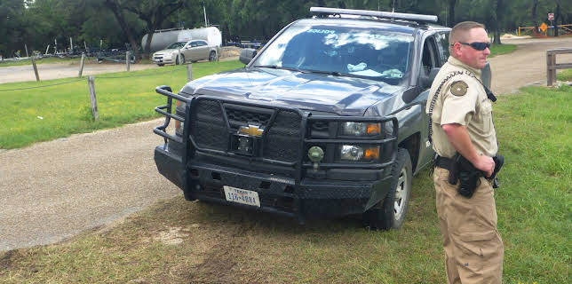 22:00: Lone Star Law  (S1 E7) (S1) | Animal Planet | 12/9 2025