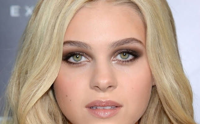 Nicola Peltz